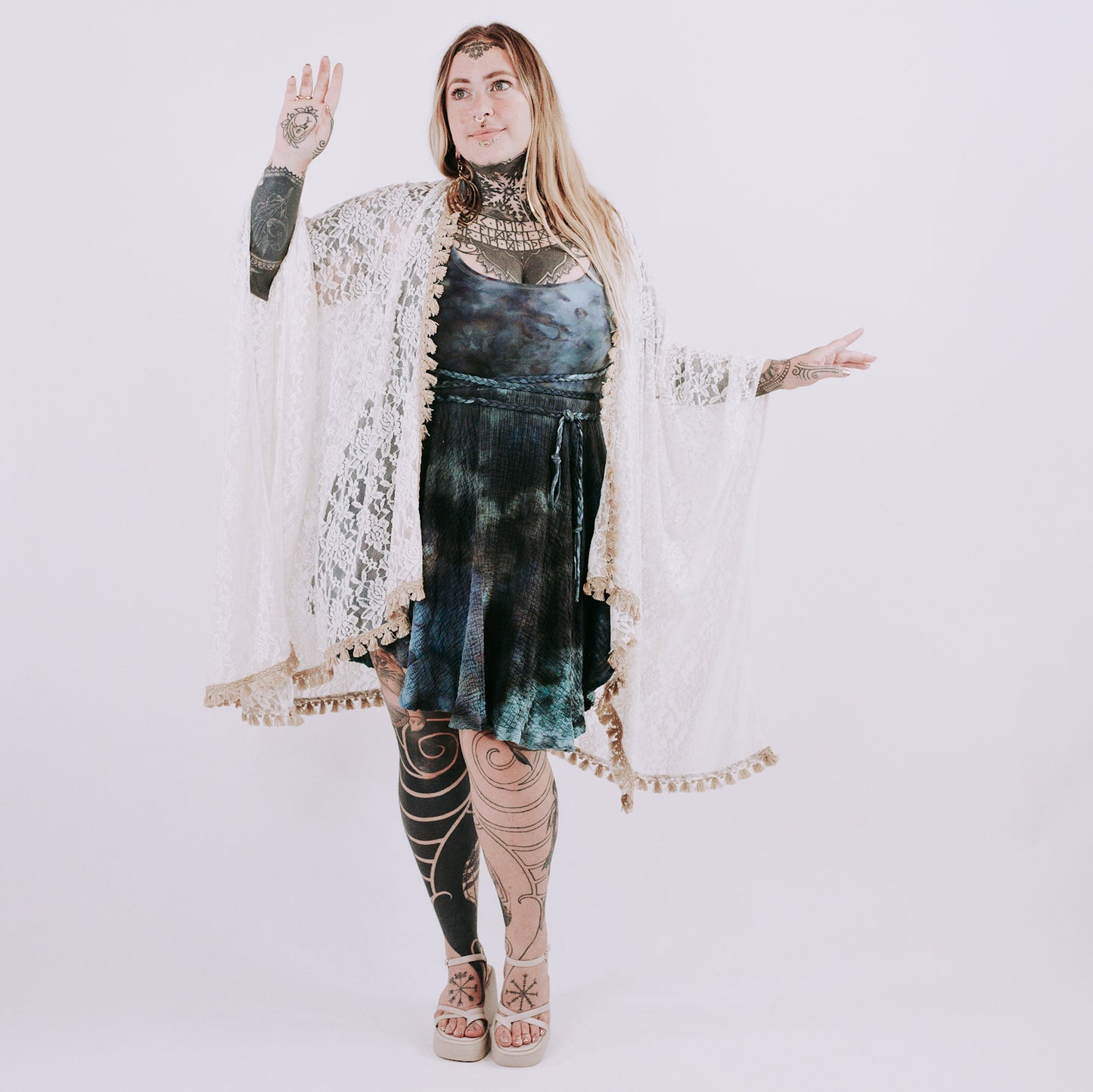 Lace Aura Ritual Cape - white sands