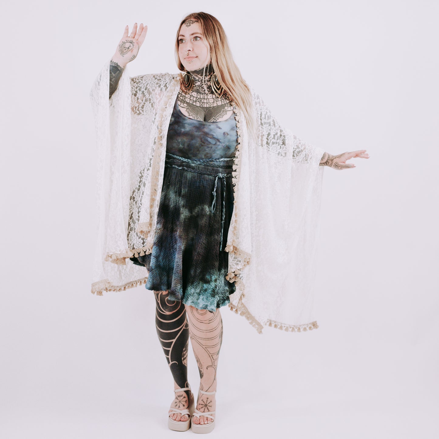 Lace Aura Ritual Cape - white sands