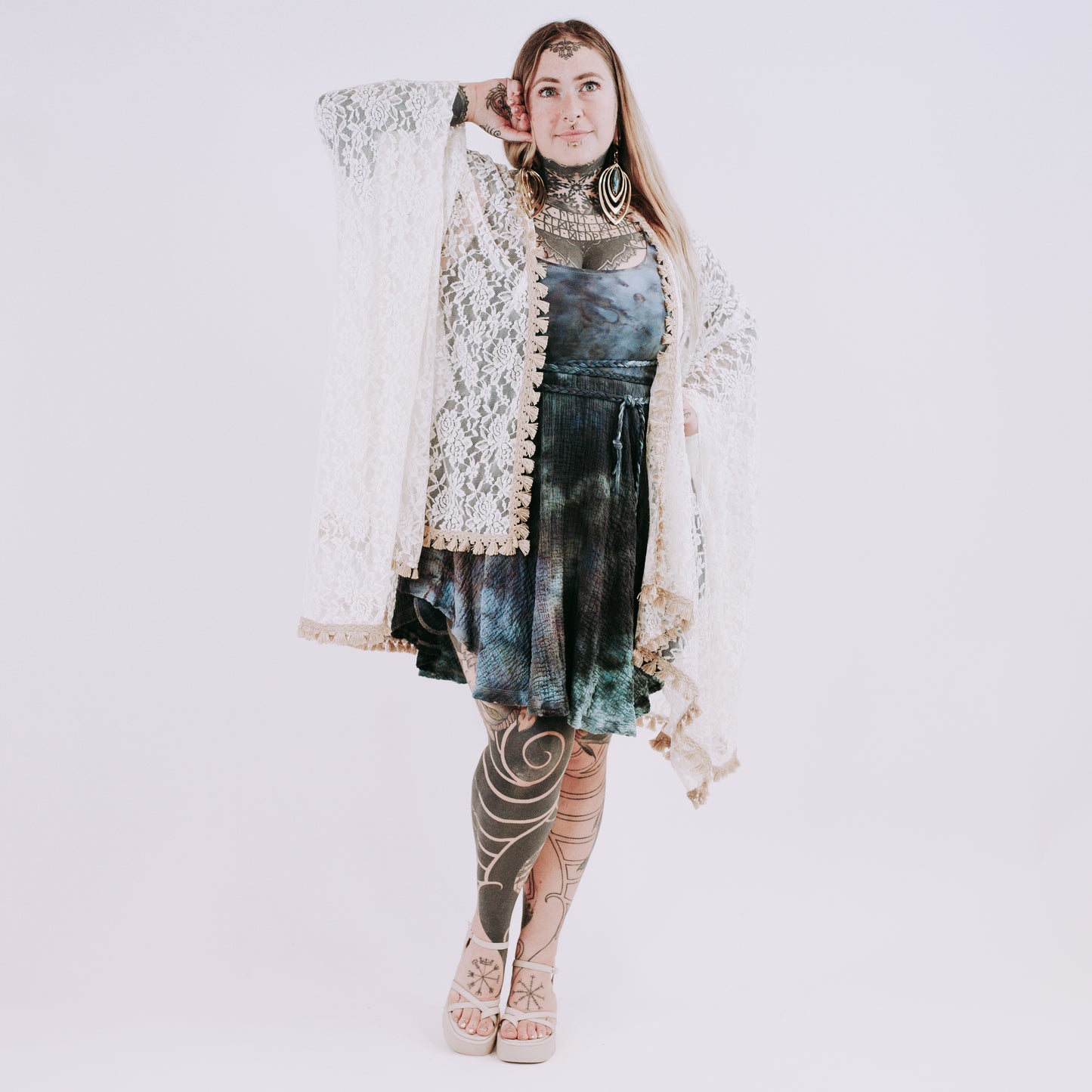 Lace Aura Ritual Cape - white sands