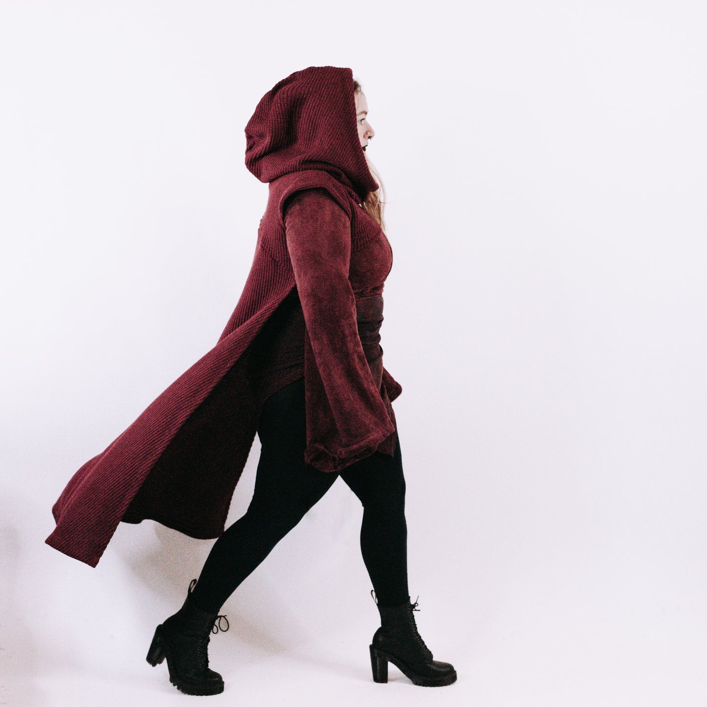 Vex Hooded Cape - blood moon (solid)