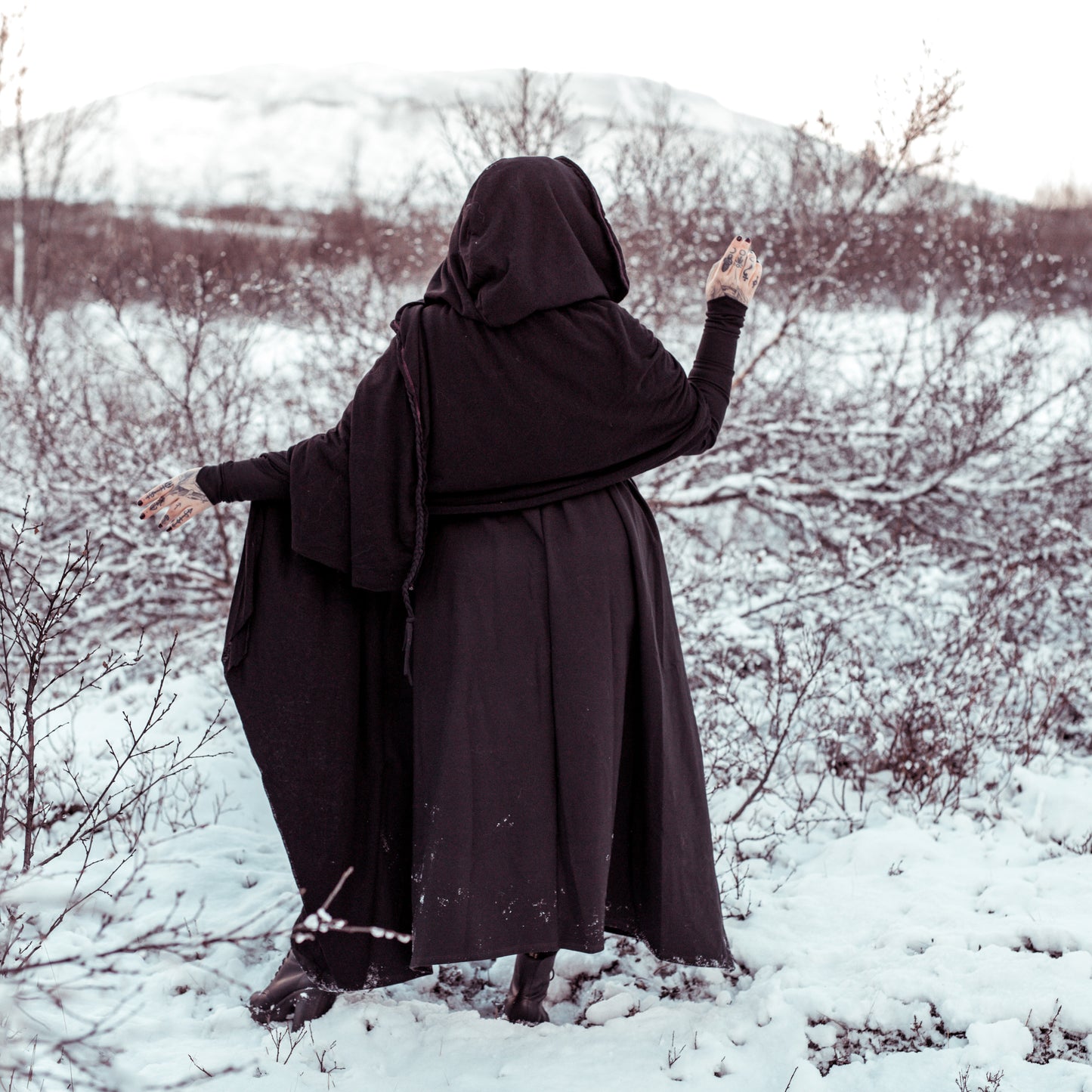 Védís Hooded Cape - myrkur